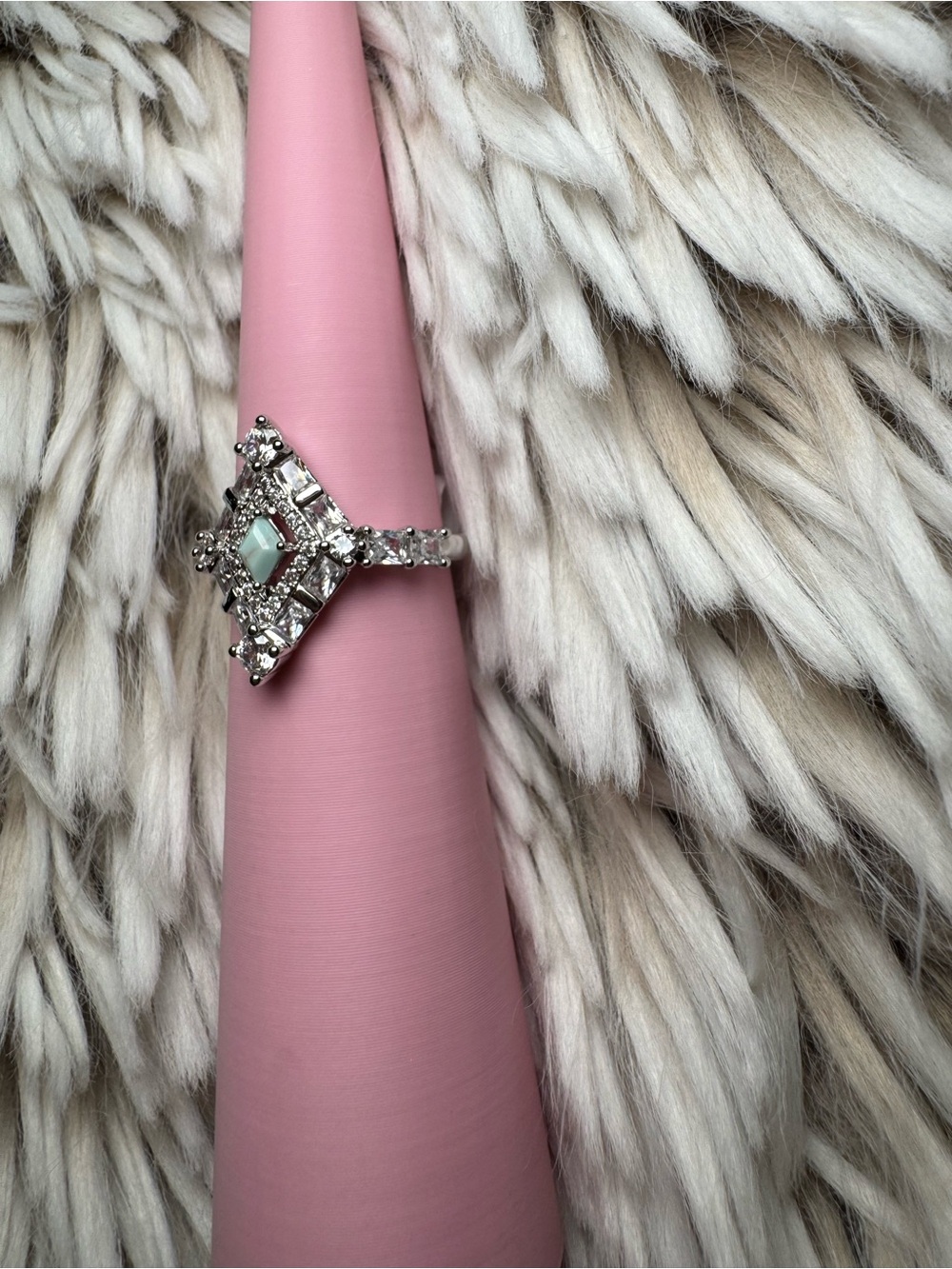 Stunning Ring - Picture 4 of 7